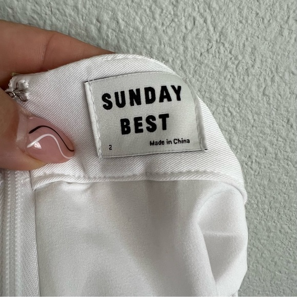 Aritzia | Sunday Best White Olive Micro Pleated Skirt. Size 2 - Picture 6 of 6